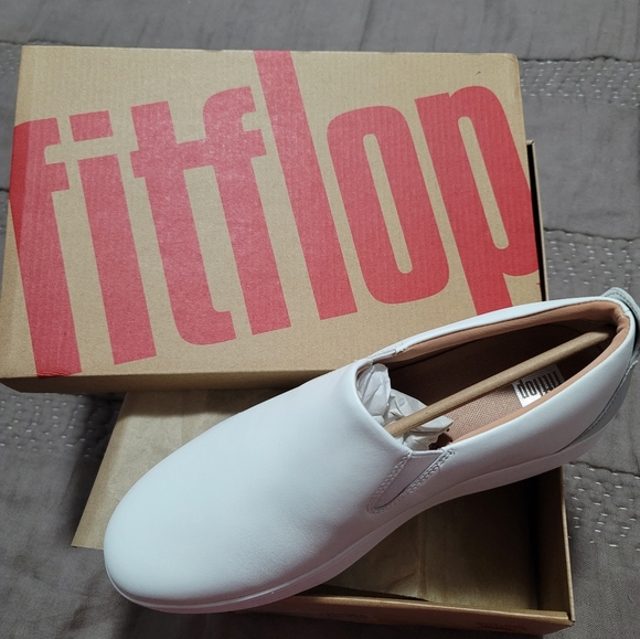 Slip on leather sneaker - Picture 4 of 4